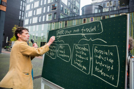 Frank van Schaik, leraar Nederlands, legt uit waarom ABP met fossiel moet stoppen en hoe we dat voor elkaar gaan krijgen